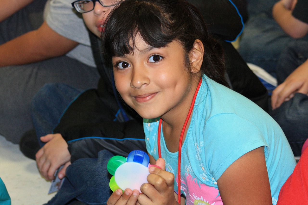 許華升最新搞笑視頻掀起歡樂風(fēng)暴，新篇章讓你笑不停歇！