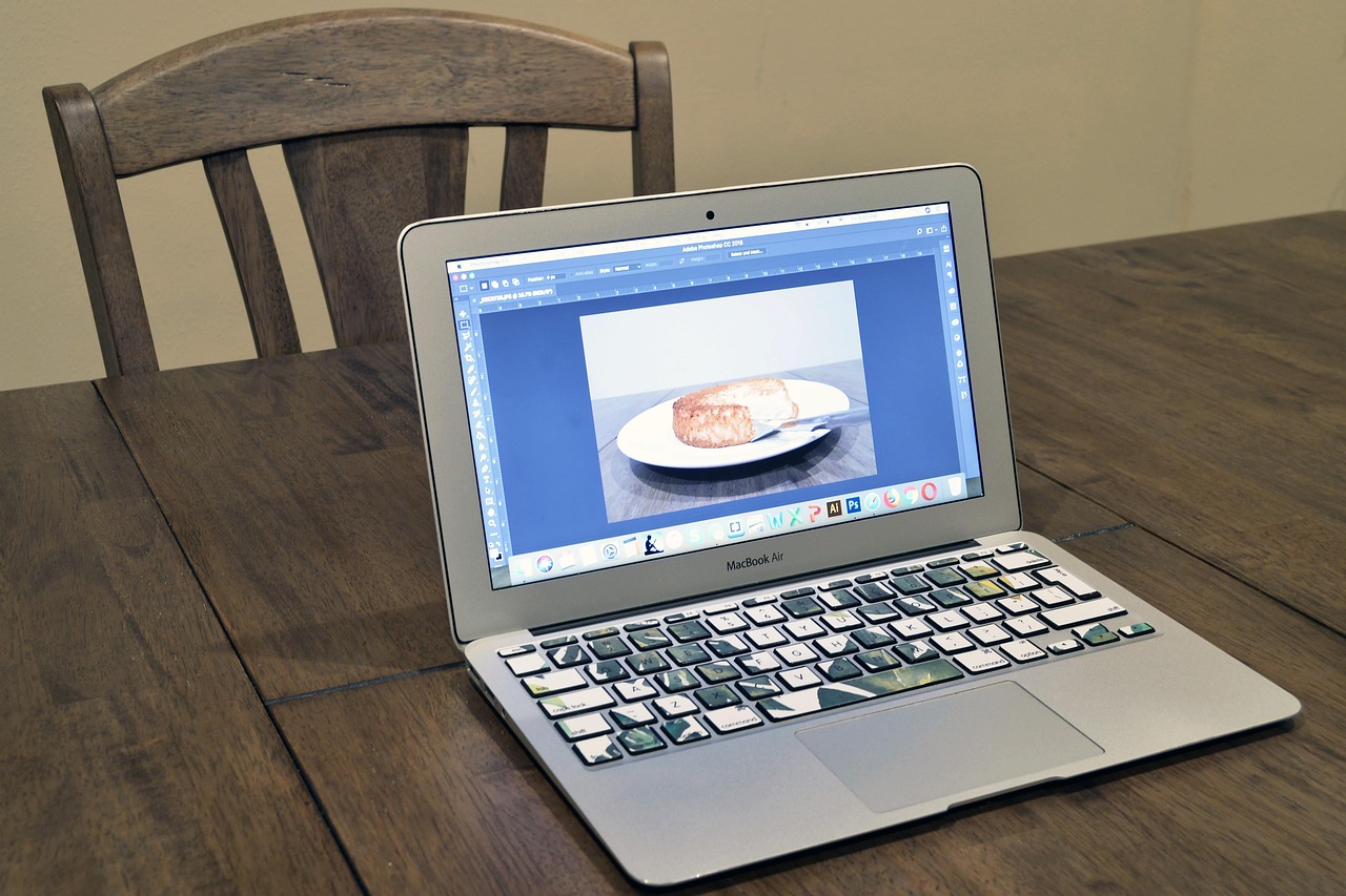 聯(lián)想最新款筆記本2017，技術(shù)與設(shè)計(jì)的完美融合亮相市場(chǎng)