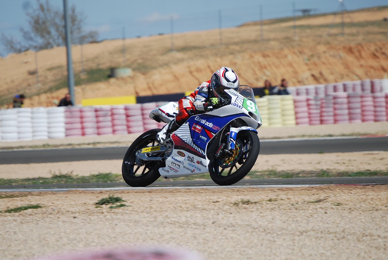 最新陜汽8x4載貨車動態(tài)，引領(lǐng)行業(yè)新風(fēng)潮