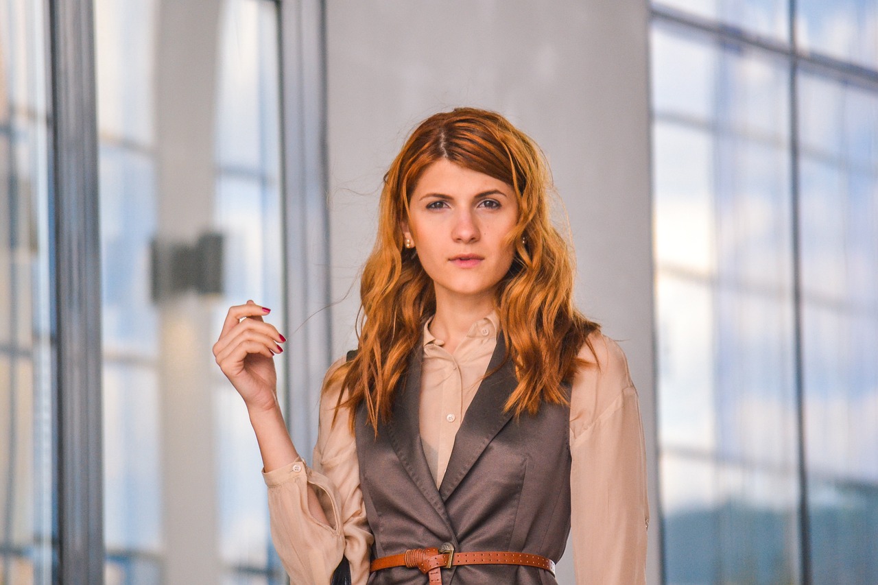 最新鎖骨發(fā)流行趨勢及造型技巧全解析